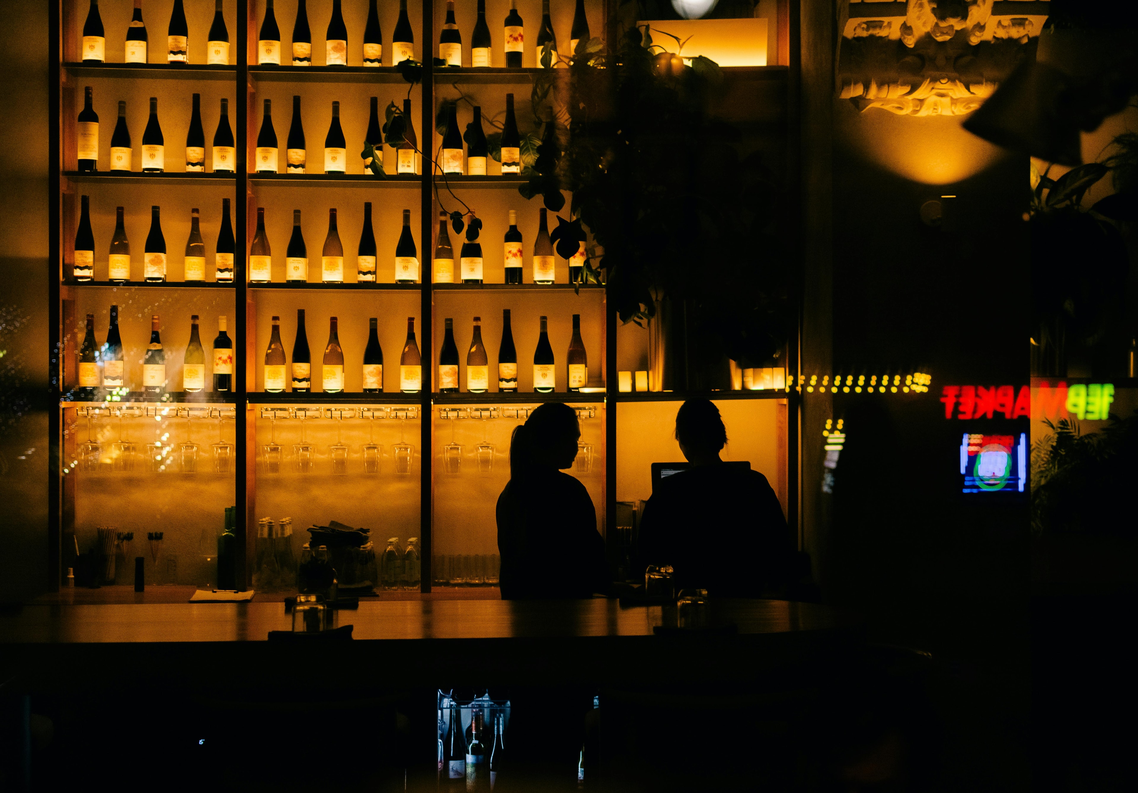 Bar & Caviste — scénarios
